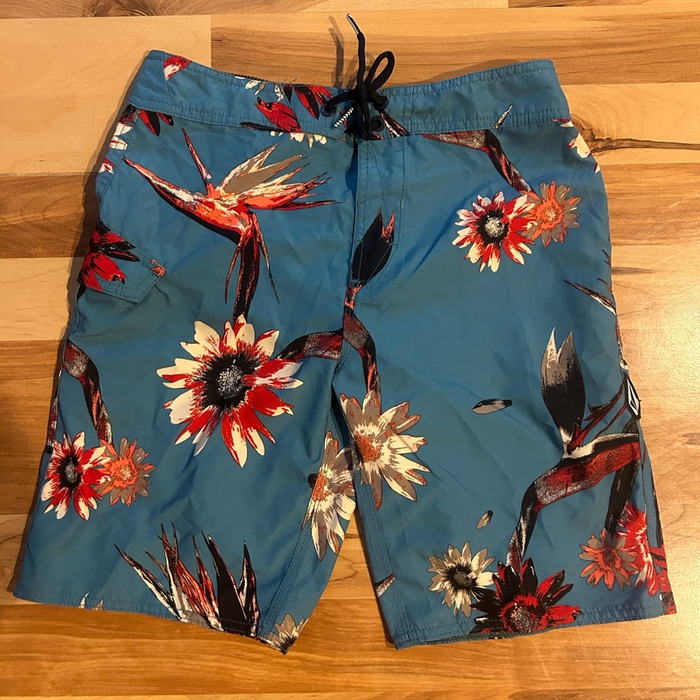 Volcom swim trunks - Picture 2 of 4